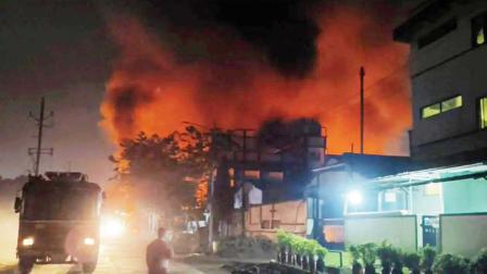 કેમિકલ કંપનીમાં લાગેલી આગનું વિકરાળ સ્વરૂપ.