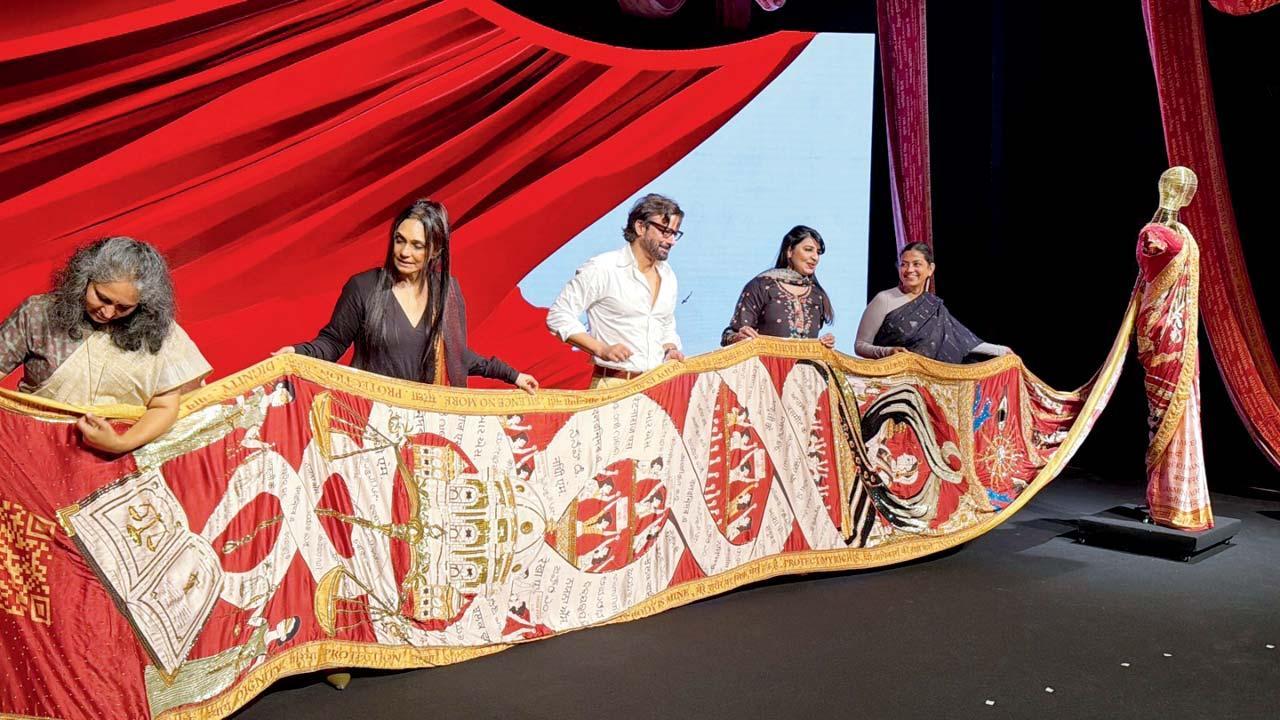 રૉયલ ઑપેરા હાઉસની ઇવેન્ટમાં ઇન્ફિનિટ સાડી.