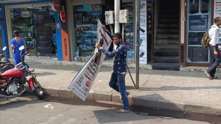 મુંબઈમાં ગેરકાયદેસર બેનરો સામે BMCની કડક કાર્યવાહી (સૌજન્ય: મિડ-ડે)