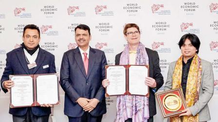 મહારાષ્ટ્રના ઉદ્યોગપ્રધાન ડૉ. ઉદય સામંત અને ઉચ્ચ સ્તરીય પ્રતિનિધિમંડળ સાથે મુખ્ય પ્રધાન દેવેન્દ્ર ફડણવીસે મહારાષ્ટ્ર પૅવિલિયનનું ઉદ્ઘાટન કર્યું