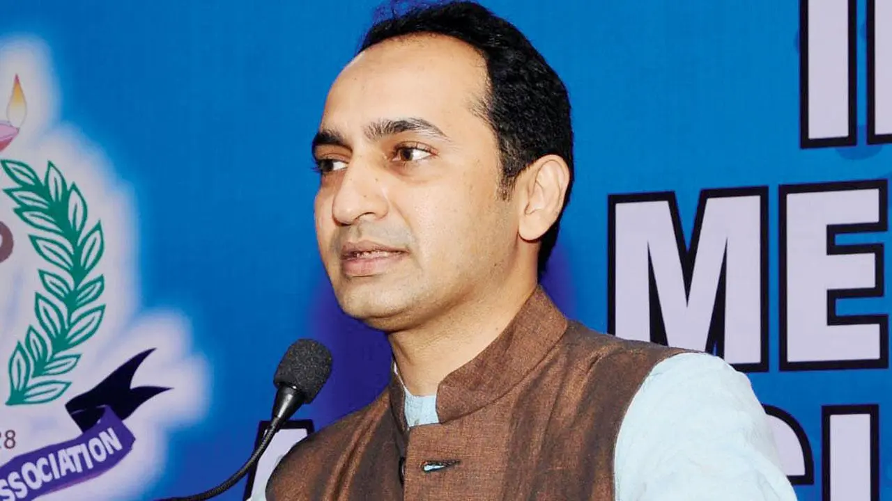 ડૉ. મેહુલ ભટ્ટ ફૅમિલી-ફિઝિશ્યન છે અને છેલ્લાં ૨૫ વર્ષથી પ્રૅક્ટિસ કરી રહ્યા છે