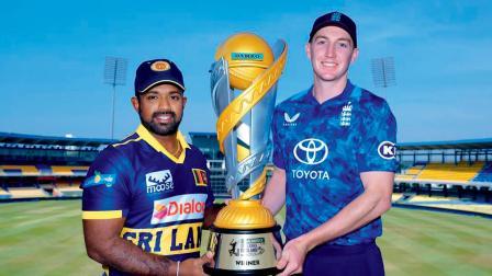 વન-ડે સિરીઝની ટ્રોફી સાથે બન્ને ટીમના કૅપ્ટનો
