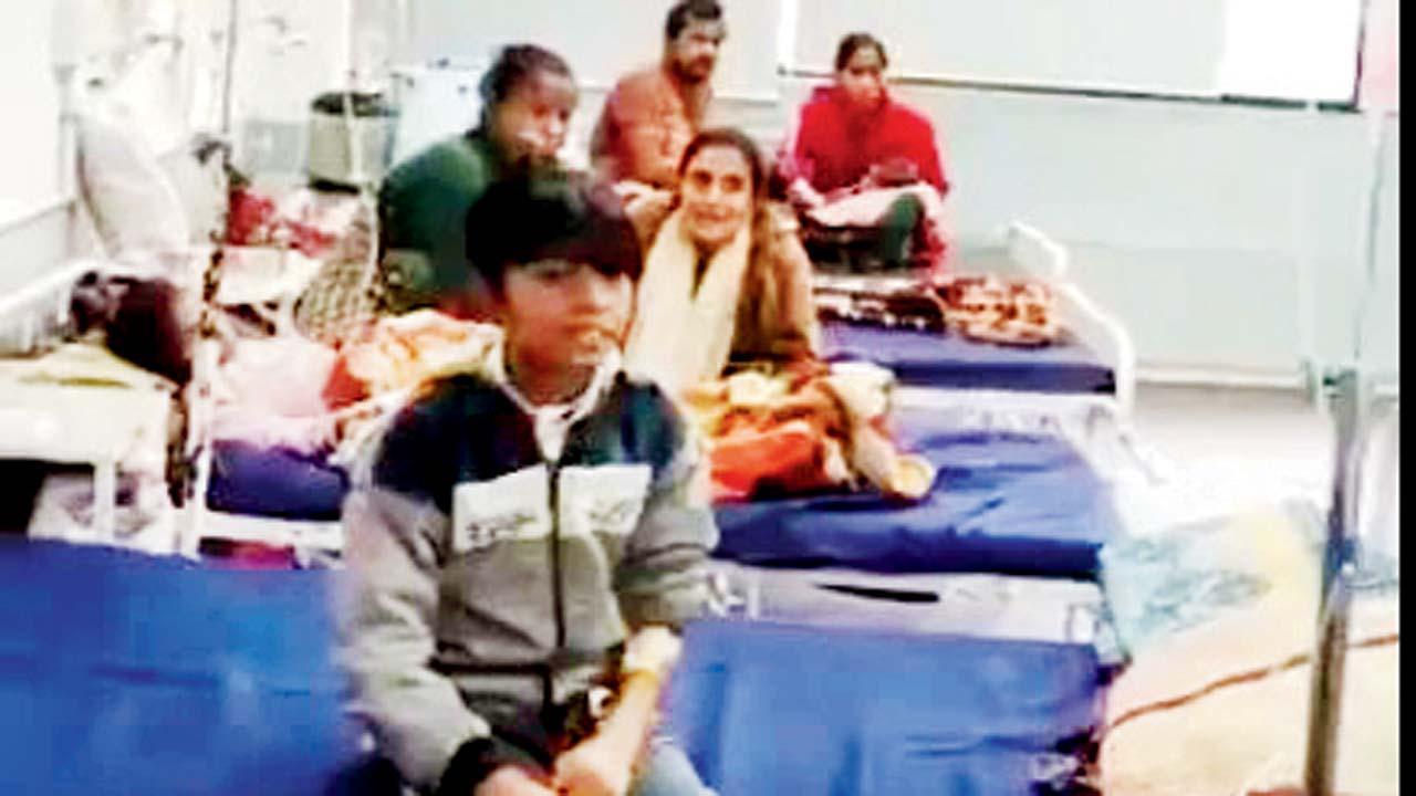 ગાંધીનગરની હૉસ્પિટલમાં ટાઇફૉઇડના દરદીઓ.