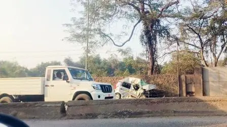 ઘોડબંદર રોડ પર સિમેન્ટ ભરેલા કન્ટેનર સાથે રૉન્ગ સાઇડમાં આવતાં ૧૪ વાહનોની ટક્કર