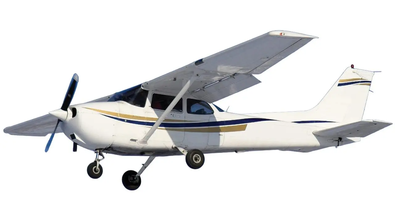 ચાર્ટર્ડ પ્લેનના આકાશમાં એક ઉડાન