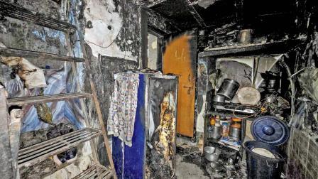  આગ લાગી ત્યારે ઘરના સભ્યો સૂતા હતા. 