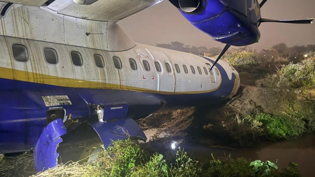 નેપાળમાં બુદ્ધ એરનું વિમાન રનવે પરથી લપસી ગયું (તસવીર સૌજન્ય: સોશિયલ મીડિયા)