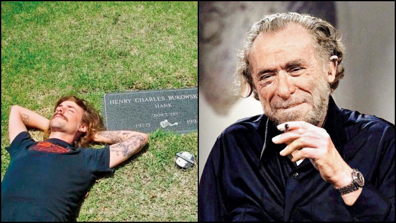 કૅલિફૉર્નિયામાં આવેલી ચાર્લ્સ બુકોવ્સ્કીની ‘ડોન્ટ ડ્રાય’ લખેલી કબર સાથે તેનો એક ચાહક. ચાર્લ્સ બુકોવ્સ્કી