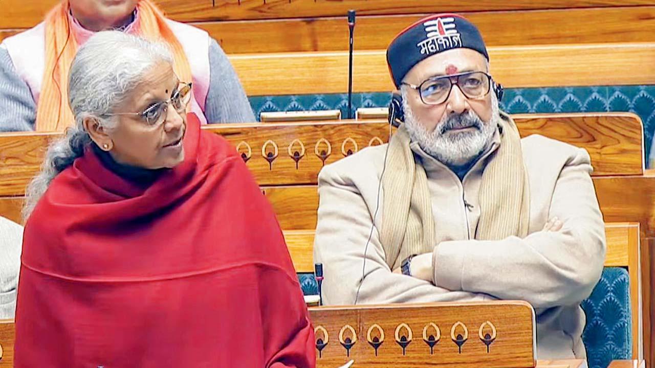 ગઈ કાલે બજેટ-સેશન દરમ્યાન લોકસભામાં બોલતાં નાણાપ્રધાન નિર્મલા સીતારમણ.