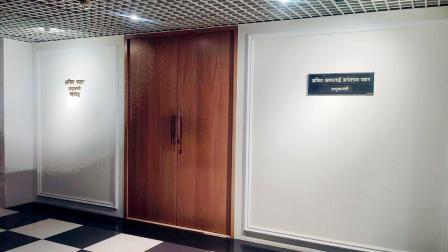 ગઈ કાલે મંત્રાલયમાં છઠ્ઠે માળે અજિત પવારની ઑફિસ નિર્જન હતી (તસવીર : ઈશાનપ્રિયા એમએસ)