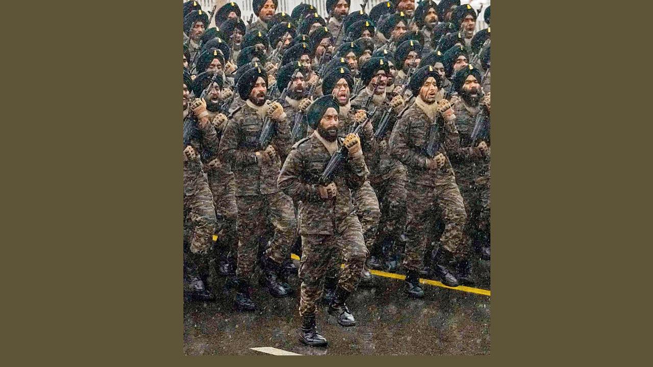 ભરવરસાદમાં રિહર્સલ કરતા જાંબાઝ જવાનો