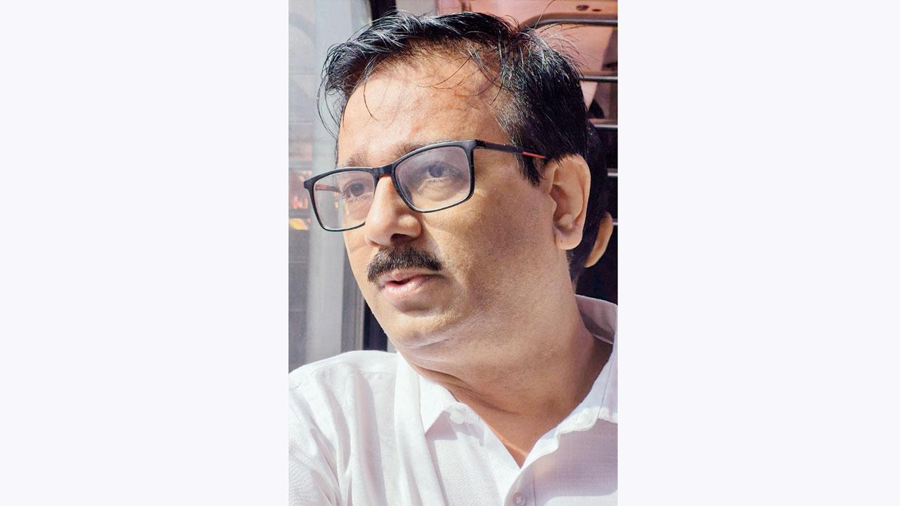 રાજેશ ઉનરકટ પ્રાઇવેટ ફર્મના CFO હોવાની સાથે બૌદ્ધિક રીતે અક્ષમ હોય એવા પુખ્ત વયના લોકોની સંભાળ રાખવાનું કામ કરતી આધાર સંસ્થા સાથે છેલ્લાં છથી વધુ વર્ષથી કામ કરી રહ્યા છે. 