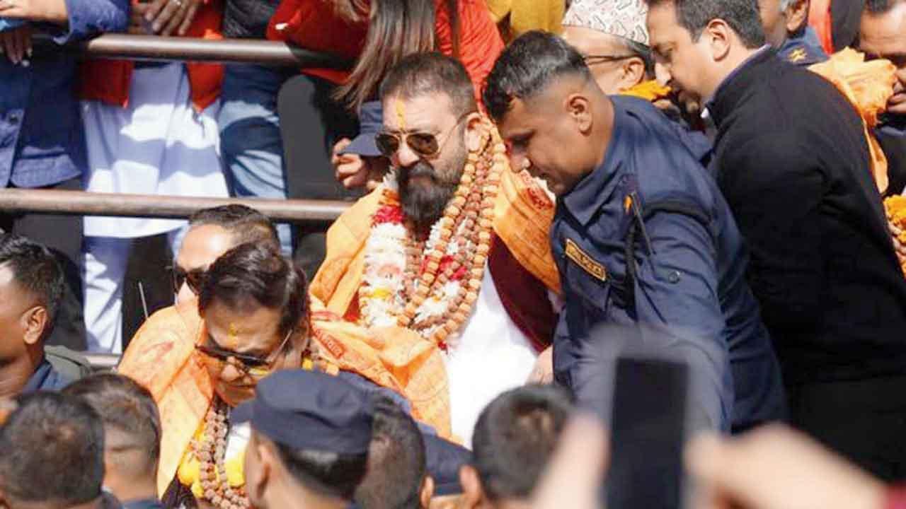 સંજય દત્તે પશુપતિનાથ મંદિરમાં દર્શન કર્યાં