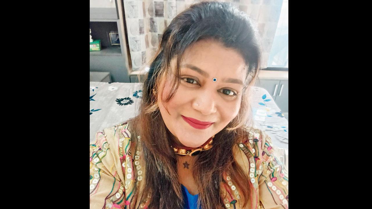 થાણેમાં રહેતાં સરયૂ માલદે છેલ્લા બે દાયકાથી શિક્ષણક્ષેત્રે કાર્યરત છે. ભરતનાટ્યમમાં પણ વિશારદ કર્યું હોવાથી ડાન્સ પણ શીખવાડે છે. 