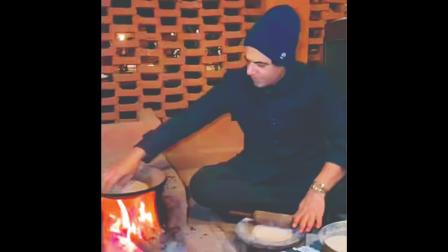 સુનીલ ગ્રોવર ચૂલા પર એકદમ ગોળ રોટલી બનાવવામાં એક્સપર્ટ