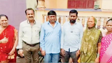 નવનાથને મળીને ખુશખુશાલ ગાયકવાડ ​પરિવાર.