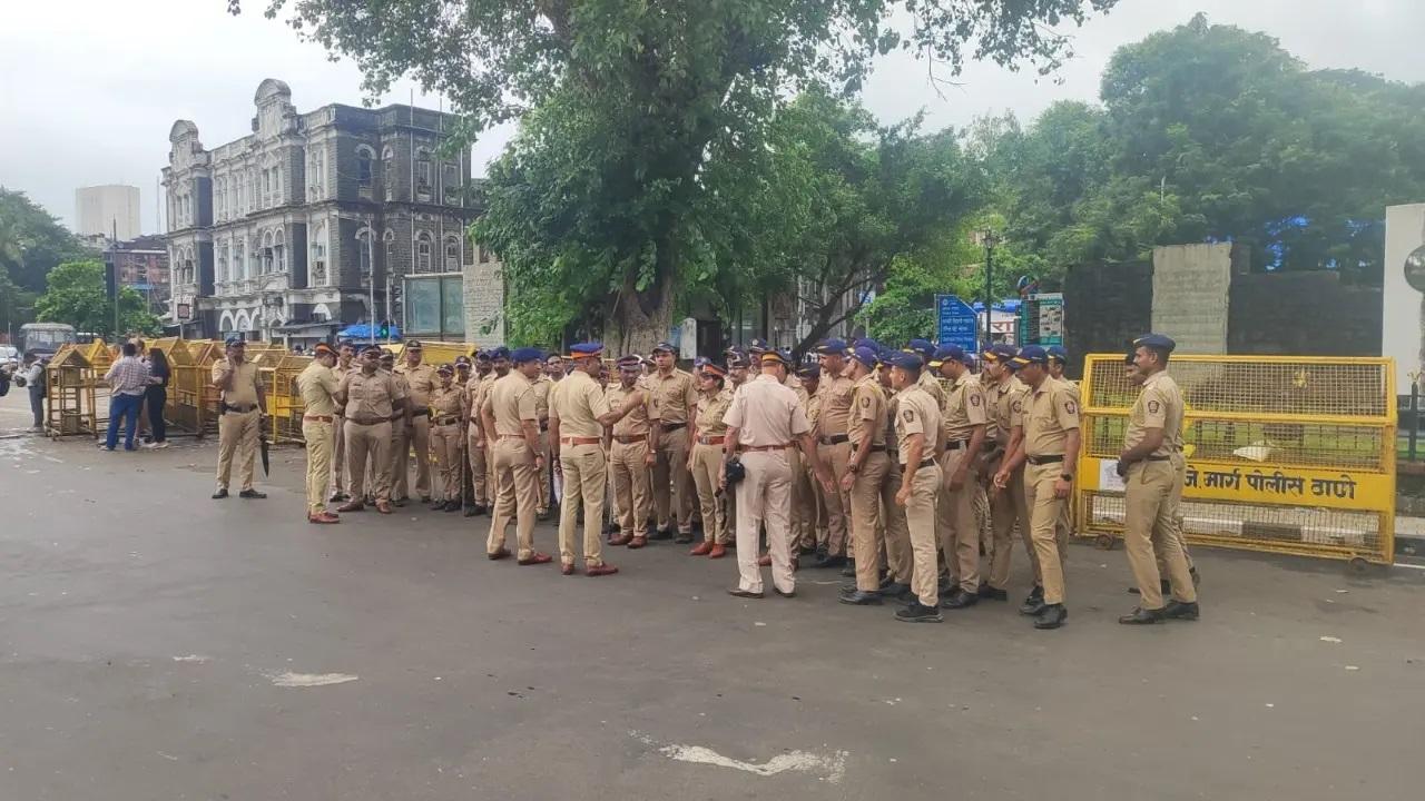 Photos: દિલ્હીમાં CJPનો વિરોધ ચાલુ, મુંબઈના કેટલાક ભાગોમાં પોલીસ તૈનાત
