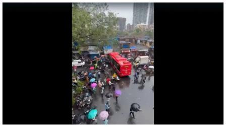 વાઇરલ વિડીયોમાંથી સ્ક્રીનશૉટ