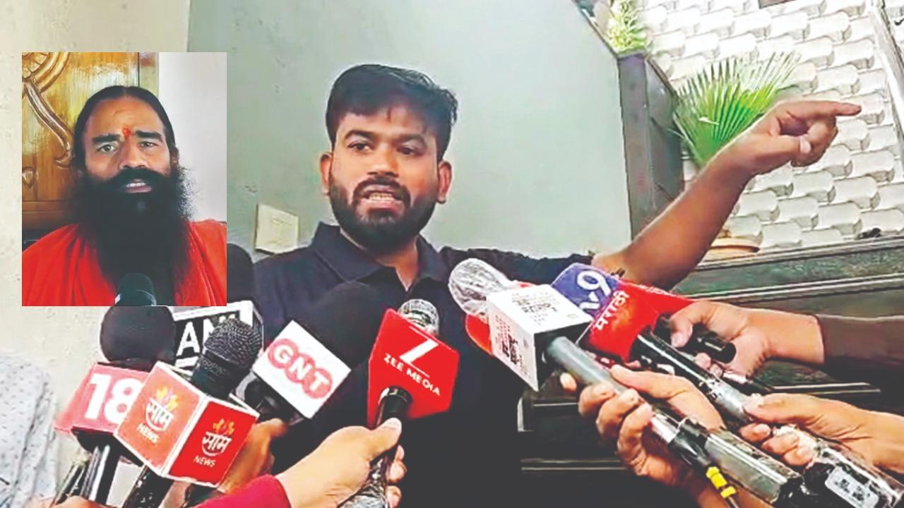 ગઈ કાલે છત્રપતિ સંભાજીનગરમાં મીડિયા સાથે વાત કરતો અભિજિત દીપકે.