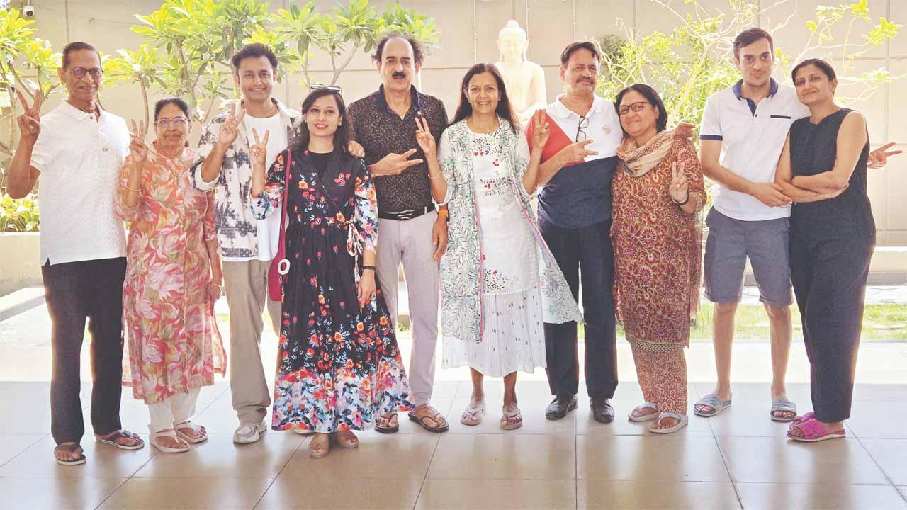 ગોલ્ડન હોમ્સના આ છે રહેવાસીઓ.