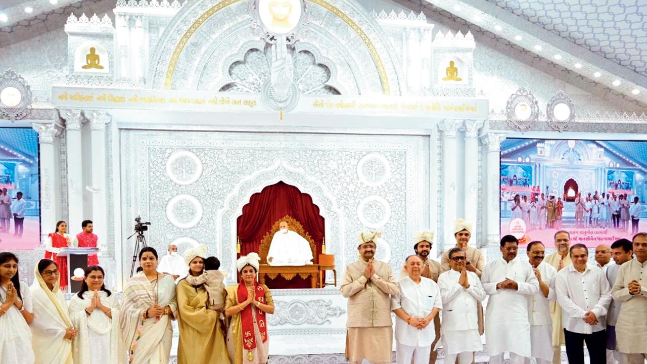 આ અવસરે 500 ભાવિકોએ શ્રી સામાયિક અને શ્રી પ્રતિક્રમણ સૂત્ર કંઠસ્થ કરવાની અર્પણતા કરી