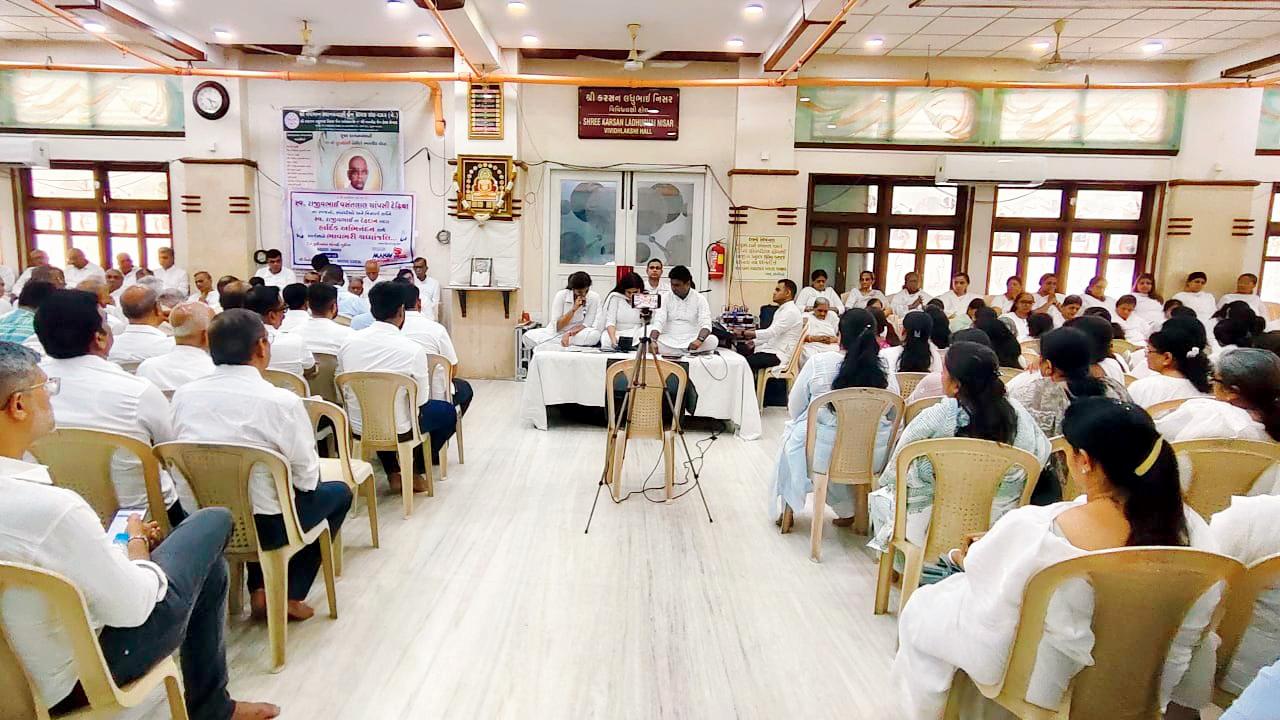 ગઈ કાલે દાદરમાં યોજાયેલી રાજીવ દે‌ઢિયાની પ્રાર્થનાસભા