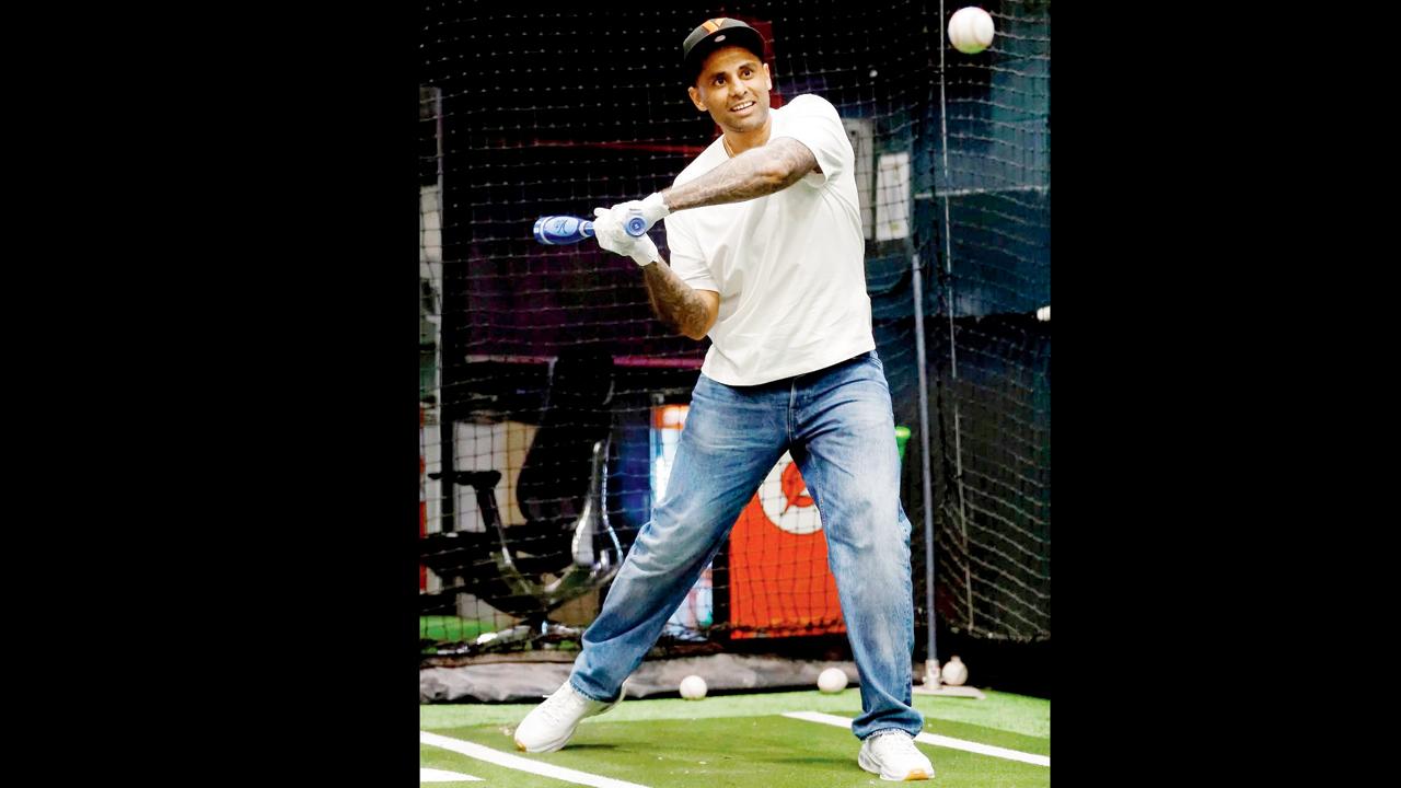 MLB ઇન્ડિયા ઍમ્બૅસૅડર તરીકે સૂર્યા પહેલી વાર બેઝબૉલના મેદાન પર હાજર રહ્યો હતો