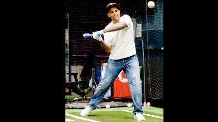 MLB ઇન્ડિયા ઍમ્બૅસૅડર તરીકે સૂર્યા પહેલી વાર બેઝબૉલના મેદાન પર હાજર રહ્યો હતો