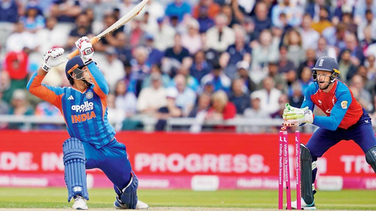 ભારત માટે T20 ડેબ્યુ પર સ્ટમ્પ-આઉટ થનાર પહેલો ક્રિકેટર બન્યો હતો વૈભવ.