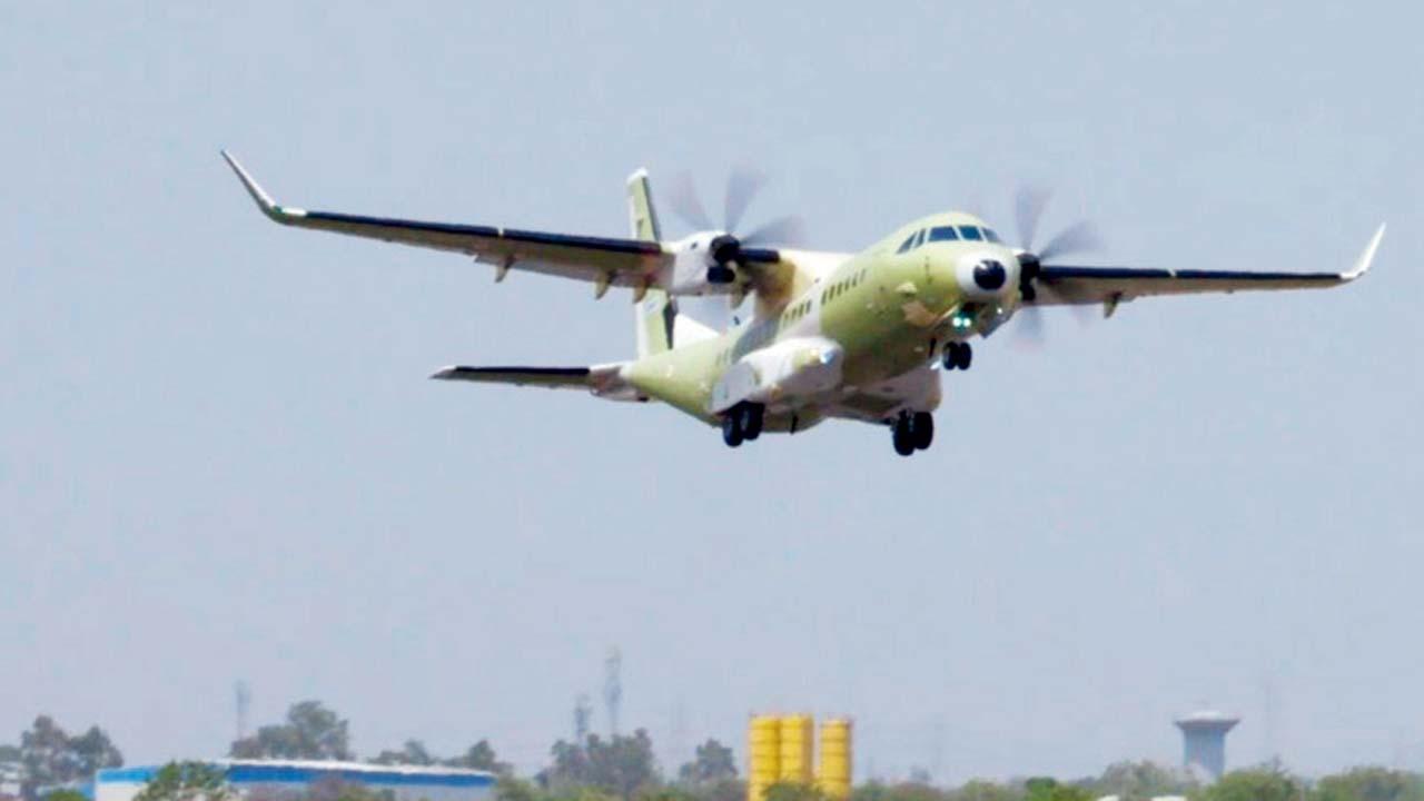 મેડ ઇન ઇન્ડિયા C295એ સફળ ઉડ્ડયન કર્યું એની તસવીર ઇન્ડિયન ઍર ફોર્સ દ્વારા ગઈ કાલે સોશ્યલ મીડિયા પ્લૅટફૉર્મ X પર શૅર કરવામાં આવી હતી.