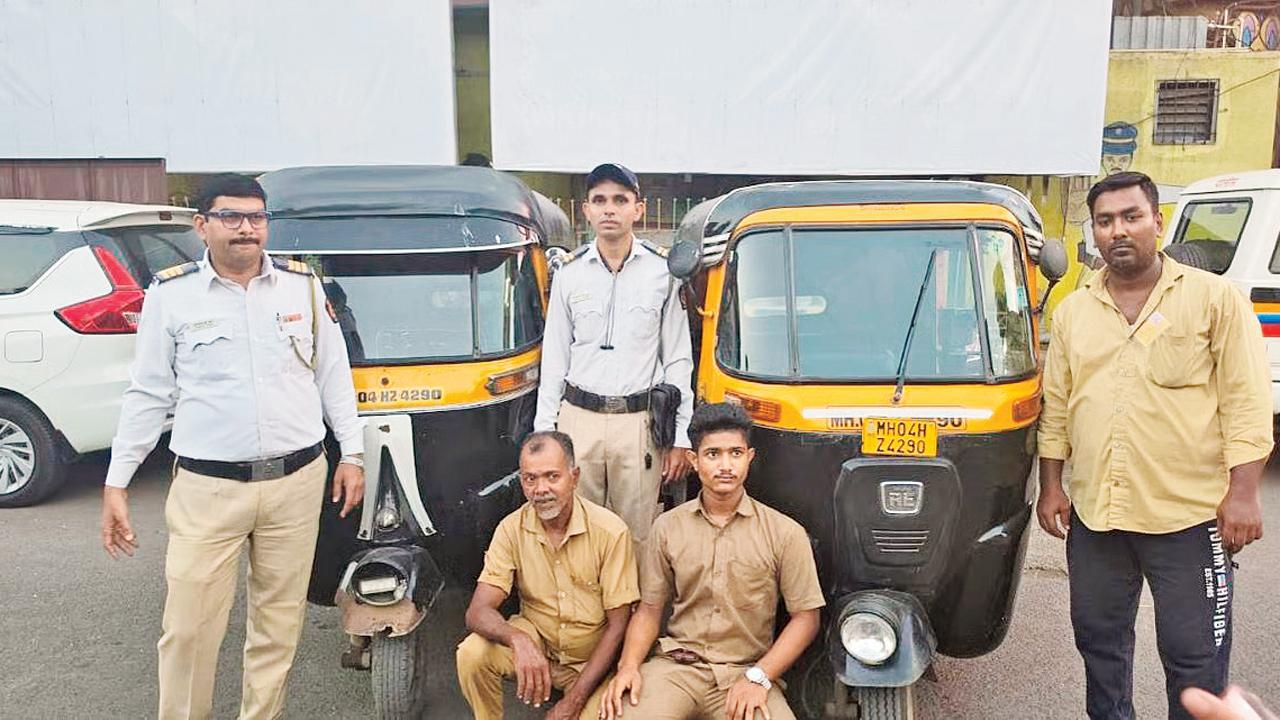 એક જ રજિસ્ટ્રેશન નંબર સાથે ચાલતી બે રિક્ષા
