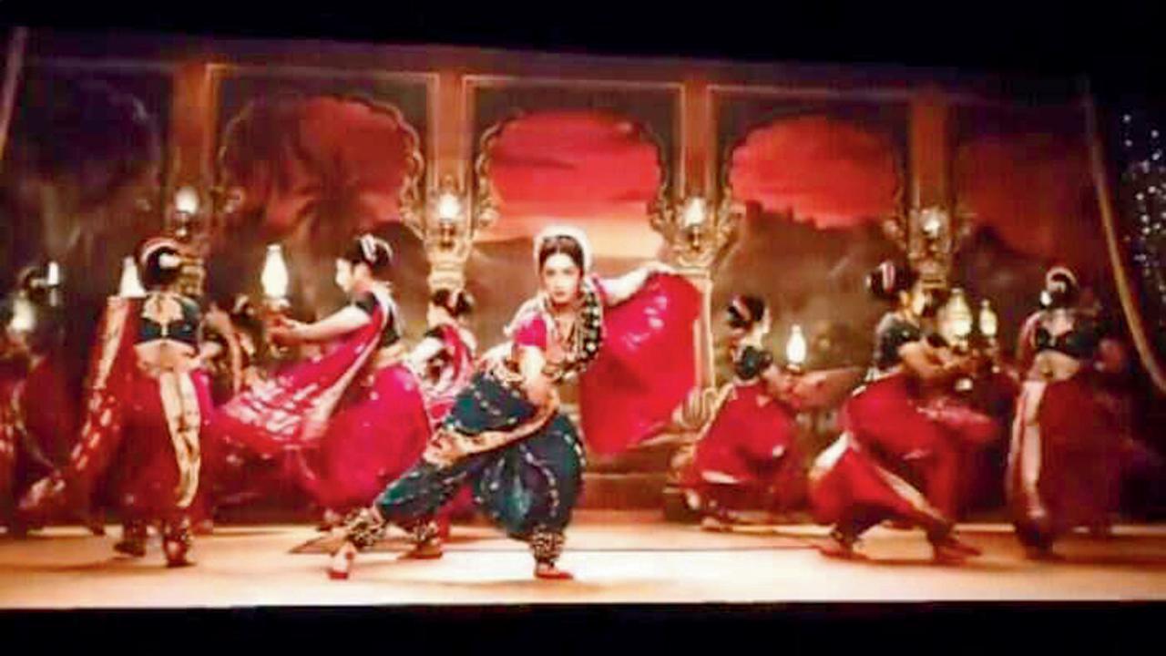 કૉકટેલ 2માં છવાઈ ગયું ઈઠાનું ટ્રેલર