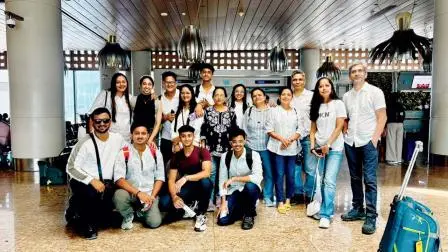 માનસરોવરની યાત્રા માટે રવાના થયો છે પંચાલ પરિવાર. 