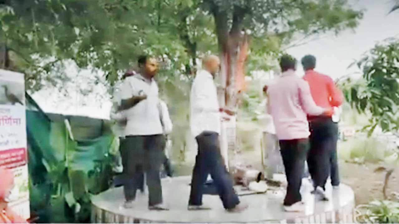 વાઇરલ વિડીયોમાંથી સ્ક્રીનશૉટ