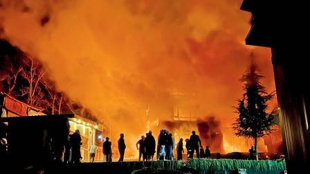 પહલગામના રિસૉર્ટની ભીષણ આગમાં બધું ખાખ