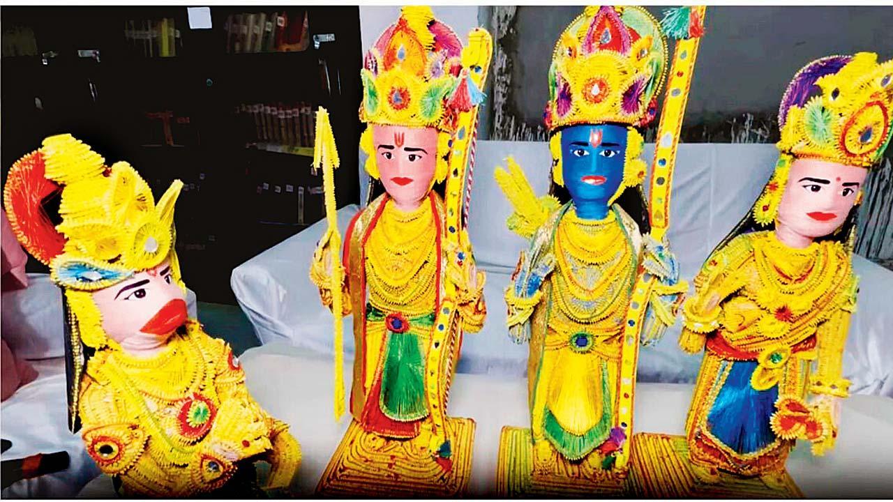 આવી કલાકૃતિ બનાવવી એ ખૂબ જ જટિલ પ્રક્રિયા છે. પહેલાં ચોખાના દાણા ભેગા કરવામાં આવે છે. 