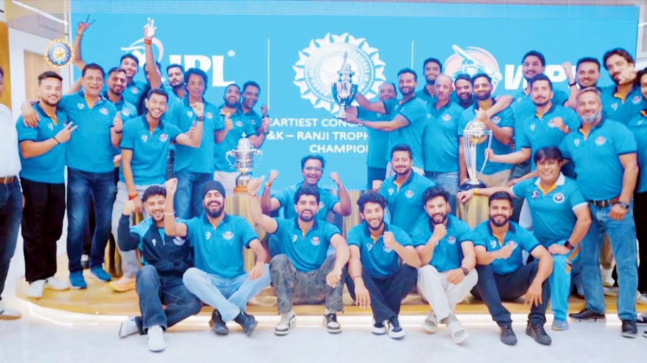 રણજી ચૅમ્પિયન ટીમે BCCI હેડક્વૉર્ટરની મુલાકાત લીધી