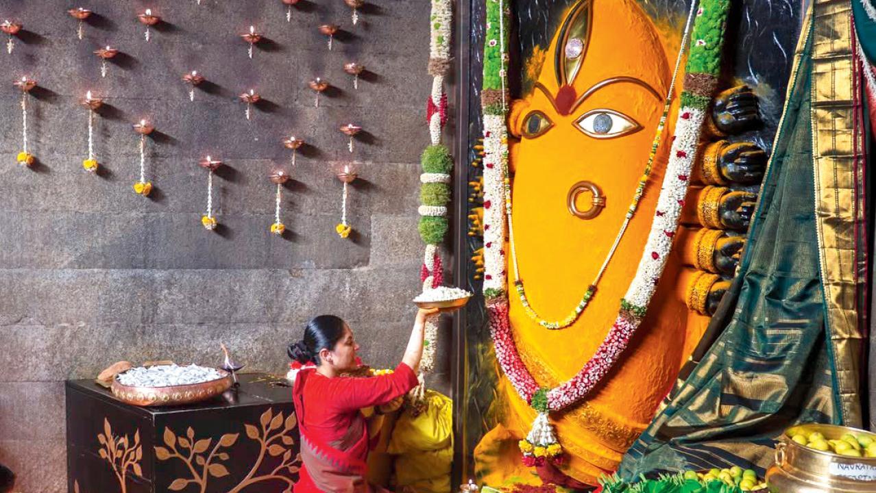  રજસ્વલા સ્ત્રીઓ પણ માતાના મંદિરે આવે છે. અહીં એનો બાધ નથી.