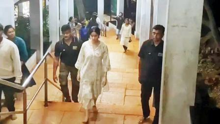 જાહ્‍નવી કપૂરે ૩૫૫૦ પગથિયાં ચડીને તિરુમલા વેન્કટેશ્વર મંદિરમાં કર્યાં દર્શન