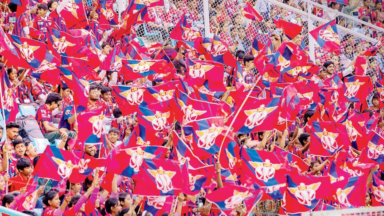 લખનઉ સુપર જાયન્ટ્સે અભિયાન શરૂ કરતાં પહેલાં એકાના ક્રિકેટ સ્ટેડિયમમાં બનાવ્યો મૅચ જેવો માહોલ