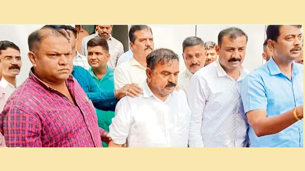 આરોપી કૅપ્ટન અશોક ખરાતને ક્રાઇમ બ્રાન્ચે ઝડપીને કોર્ટમાં હાજર કર્યો હતો.