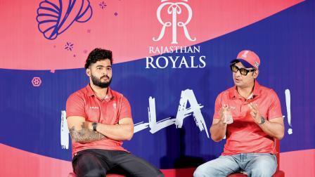 રાજસ્થાન રૉયલ્સનો નવો રેગ્યુલર કૅપ્ટન રિયાન પરાગ અને નવો હેડ કોચ કુમાર સંગકારા.