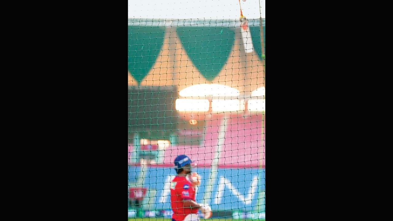 બૅટ ઉડાડવાની આદત નથી છૂટી રહી રિષભ પંતની