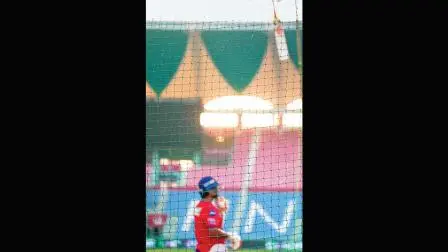 બૅટ ઉડાડવાની આદત નથી છૂટી રહી રિષભ પંતની