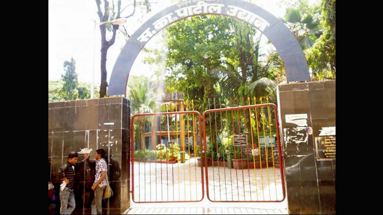 ગિરગામના ખ્રિસ્તી કબ્રસ્તાનની જગ્યાએ બનેલું સ. કા. પાટીલ ઉદ્યાન.