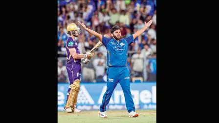 મુંબઈ ઇન્ડિયન્સનો નેટ-બોલર શાર્દૂલ ઠાકુર ૧૬ વર્ષ બાદ ટીમ માટે પહેલી મૅચમાં ચમક્યો