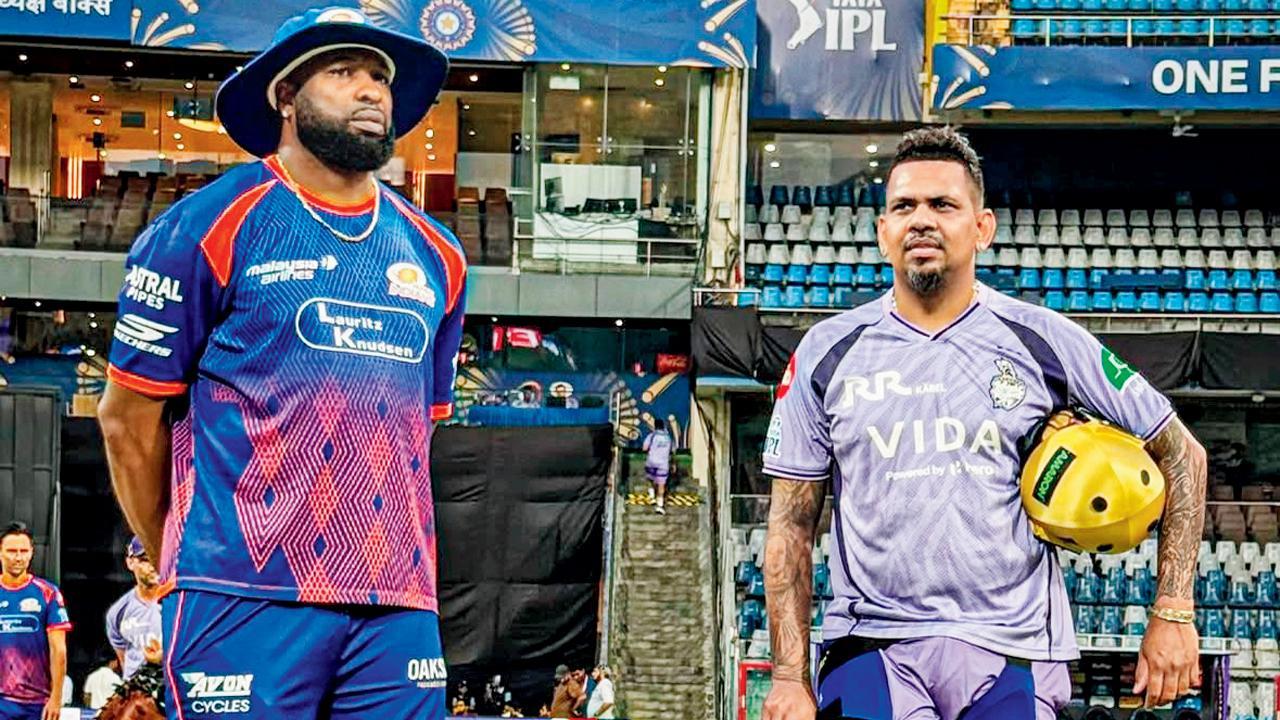 કાઇરન પોલાર્ડ સાથેનો સુનીલ નારાયણનો.