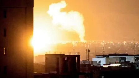 ઈરાનના પાટનગર તેહરાનમાં ગઈ કાલે થયેલી ઍર-સ્ટ્રાઇકને પગલે દેખાતો વિનાશ