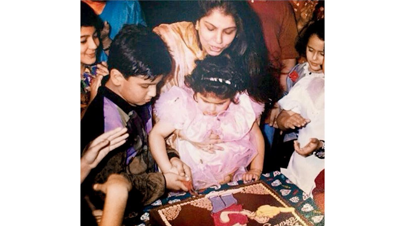 અર્જુન કપૂર અને તેની બહેન અંશુલા કપૂરે સ્વર્ગસ્થ મમ્મીને ૧૪મી પુણ્યતિથિ પર ભાવુક રીતે યાદ કરી