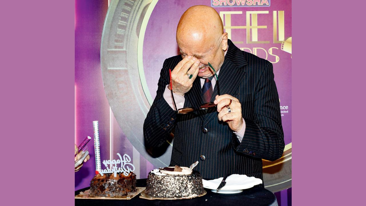 ઈમોશનલ થયેલા અનુપમ ખેર